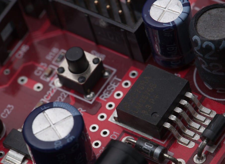 Capacitors an Transistors