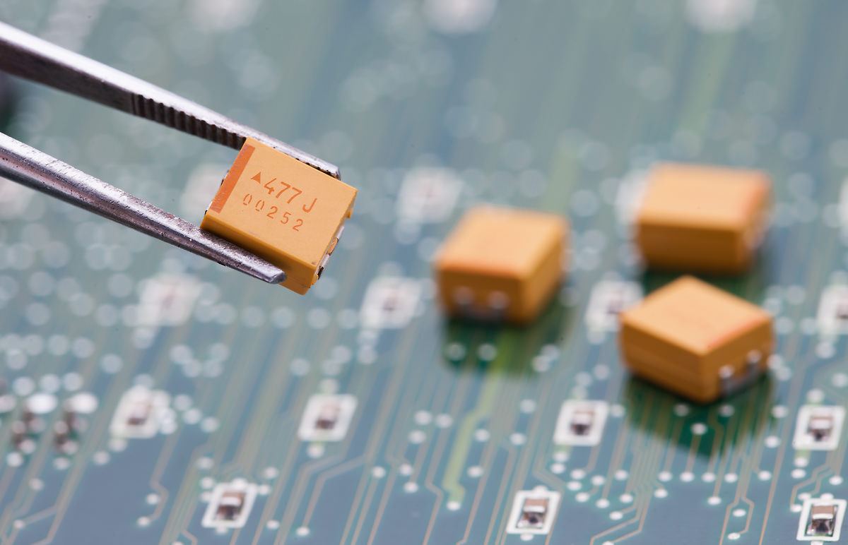 Rc Circuitsresistor And Capacitor In Series